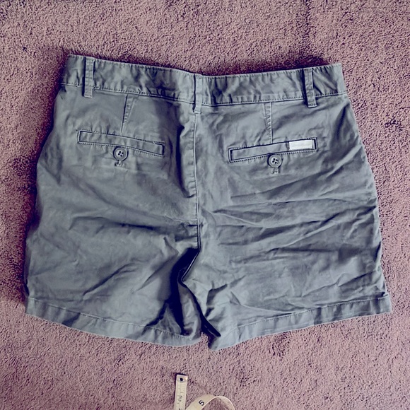 Eddie Bower Gray with a hint of green shorts - Picture 4 of 4